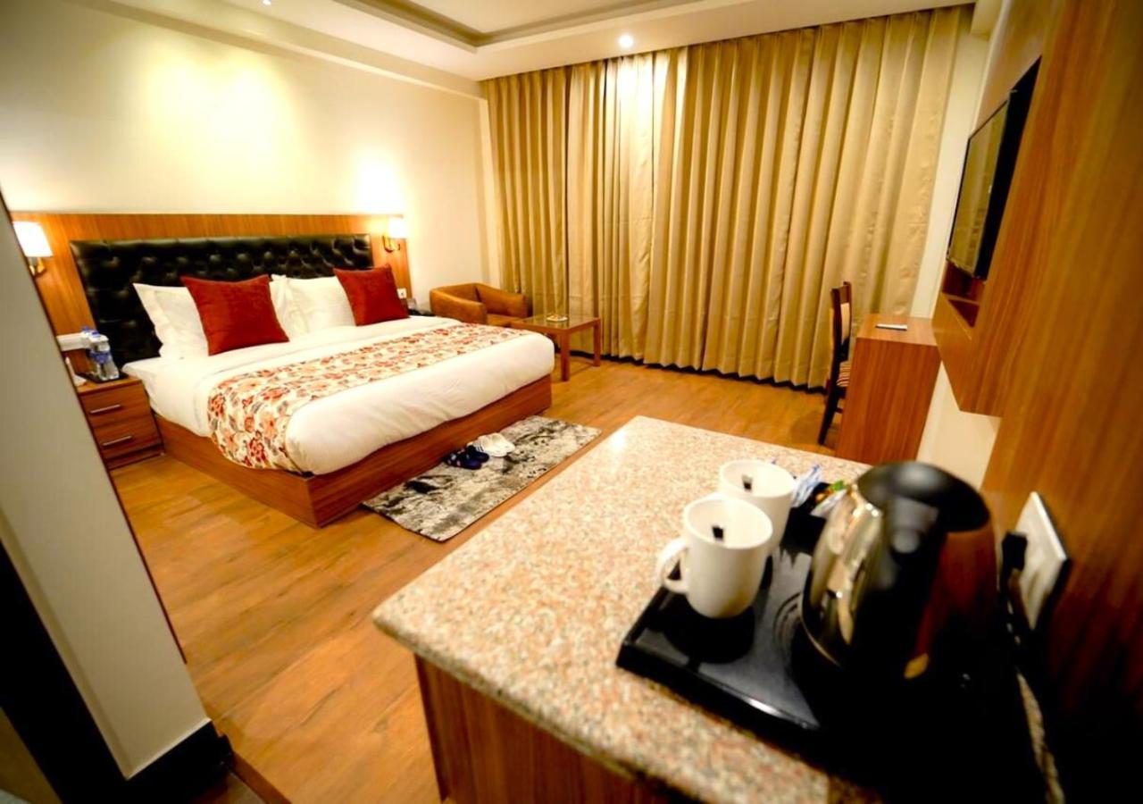 Hotel Simsa Heights Manali Esterno foto