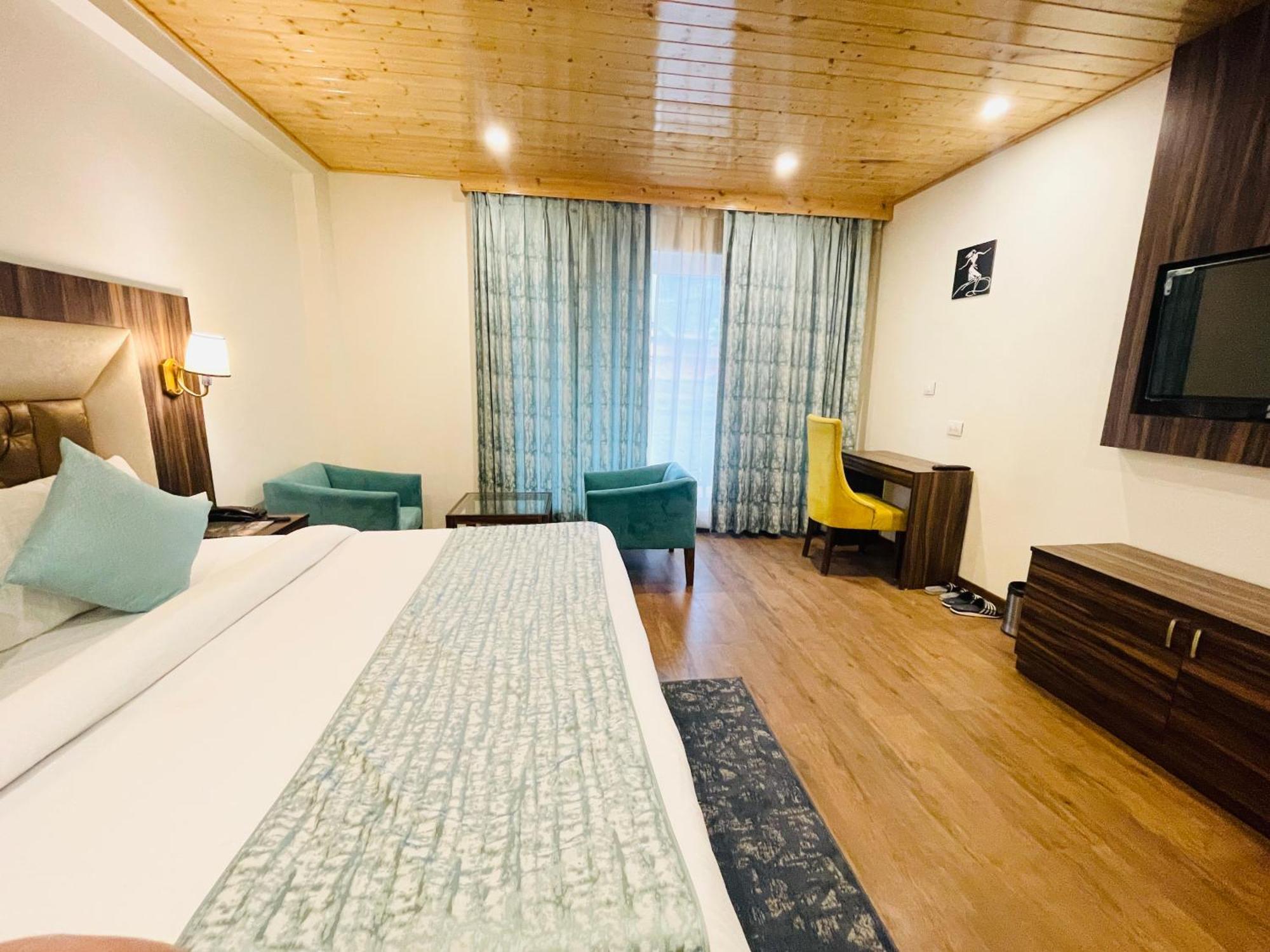 Hotel Simsa Heights Manali Esterno foto